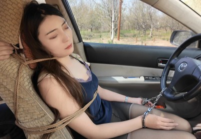 【李大侠原创】女经理车内捂晕二