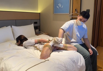 【年华】小骨头jk捆绑，啵啵贝调教