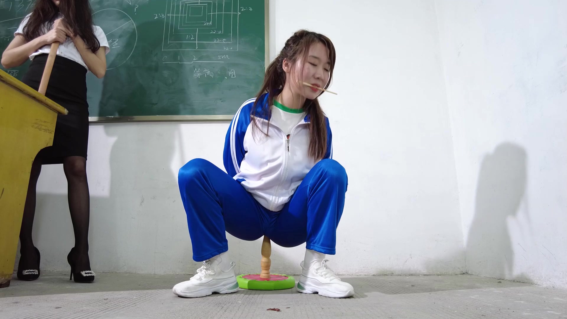 6945.mp4-10.jpg