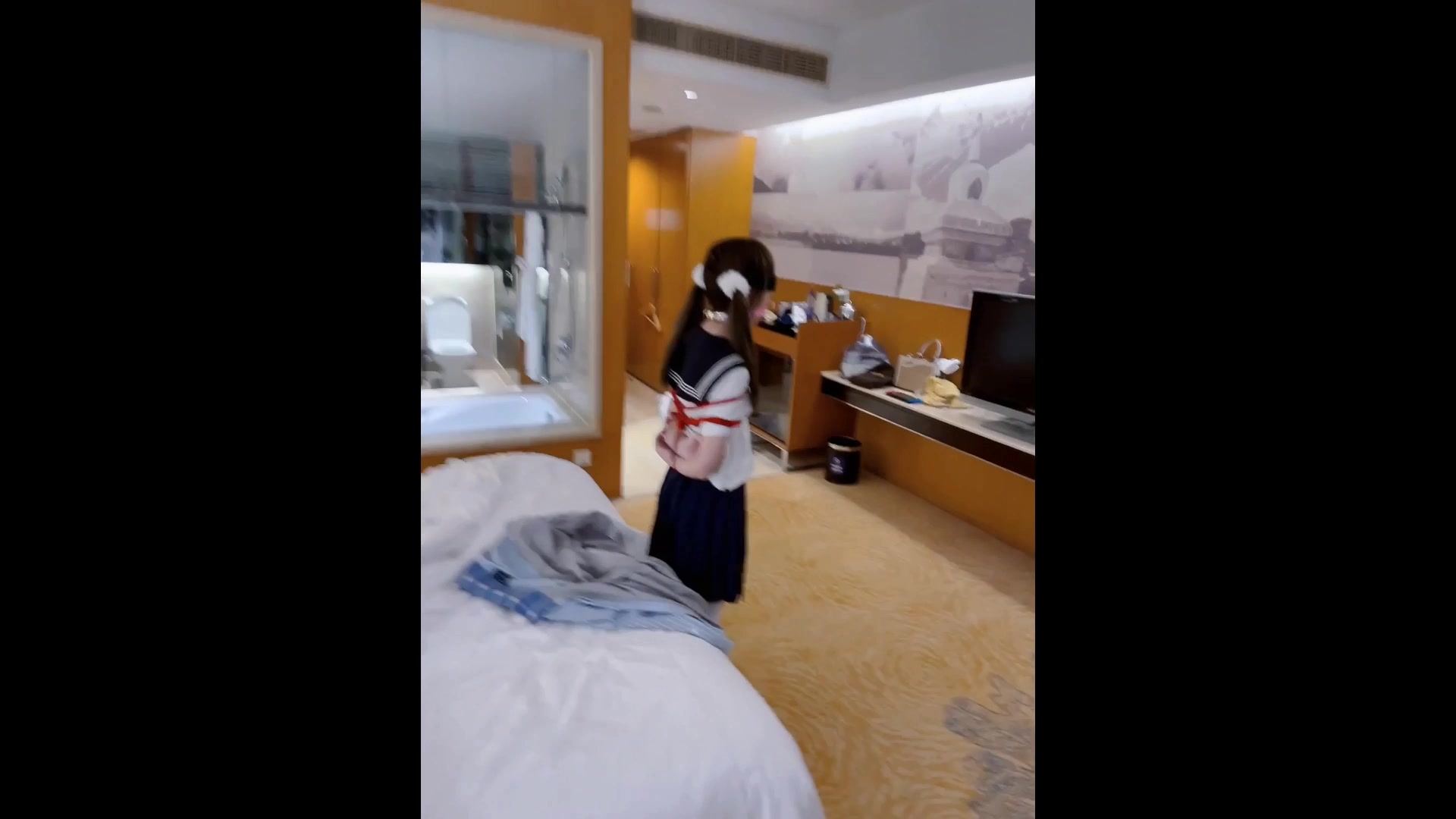 8326.mp4-9.jpg