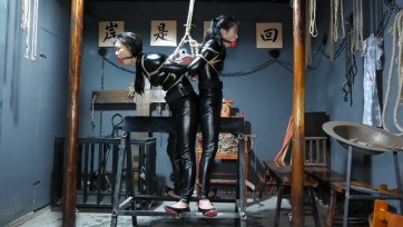 【胜景影视】《陷入魔窟的胶衣特工》下集 胶衣女特工被反绑在铁制木驴上备受折磨