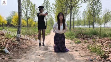 【编号她工作室】 近年来，江海市发生多起儿童被绑架案悬而未破，累计3名小学生被撕票杀害，经过长时间侦查，发现育英小学年轻校长许可欣有重大作案嫌疑，办案人员决定对她实施抓捕