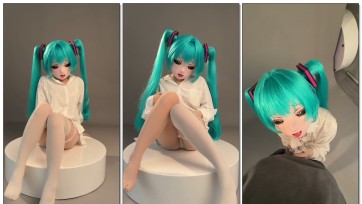 【zentai】ミクのバイブ遊び x 白タイツ手コキ