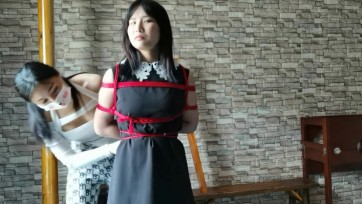 【一绳所爱】女绳师和新来的模特边聊天边玩绳子