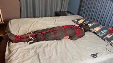 【黑魔法师】入室盗窃丝袜的小偷，被发现以后受到黑魔法师的调教惩罚 线下约玩实录