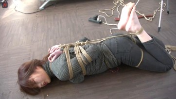 【绳之韵】美足盛宴、“[手动滑稽]迭起”，初染风尘却依旧好看的灵儿，牛仔裤极限驷马，SP、TJ，脱袜玩脚、TK、“内D+外B”、强制GC
