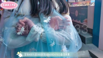 【长颜草】汉服后高手捆绑外出，楼道解绑，外出捆绑我们还是很大胆的就挑人多的地方拍，路上还有小姐姐好奇的围观