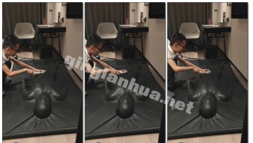 【小石头工作室】线下体验，小m在真空床里被玩弄窒息加电击，震动棒榨精到硬不起来