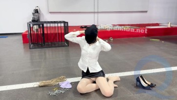 【无人之境】自缚解压被老板抓包的女职员