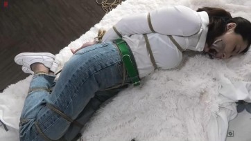 【绳之韵】邻家少妇诗韵，白衬衣女奴游戏第四集：牛仔裤，小白鞋，水晶袜，开口器，驷马捆虐、臭脚踩踏、口舌侍奉，邻家少妇的M心渐入佳境......（SJ版）