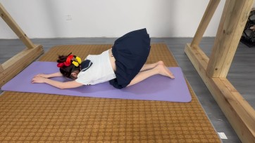 【眼眸出品】第三十二部《水手服JK+犬调训练+吊鞭》