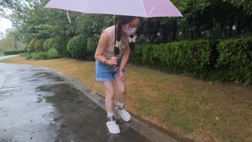 【苏苏】户外偶遇同行女装大佬，公园多重镣铐寻找钥匙大挑战