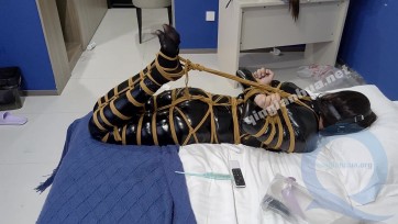 【此间鸽者】紧身衣超紧束缚驷马纪录