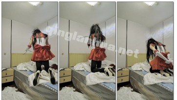 【传说jingshen】美少女战士，趴在婚纱垫着的床上，享受一会儿