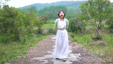 【子衿原创】叶子 户外五花 口球 中途借口走开留她一个人在原地