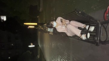 【布莱恩】双马尾学妹深夜镣铐外出-戴脚镣出门玩