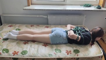 【玩奴原创】美少女瑶瑶的严厉驷马初次捆绑，马具口球堵嘴挣扎，羞耻朗读游戏！